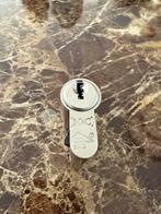 M&C cilinder 32/32 SKG2 te koop met 3 sleutels, Doe-het-zelf en Verbouw, Hang- en Sluitwerk, Ophalen of Verzenden, Rvs, Slot