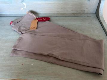 Taupekleurige legging van EDC by Esprit. Maat XS. Nieuw! beschikbaar voor biedingen