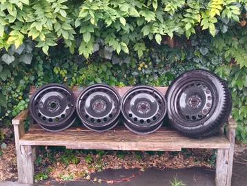 Zwarte stalen velgen | 5x100 | VW | Seat | Audi | Skoda beschikbaar voor biedingen