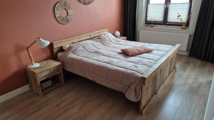 Houten bed 180x200 | Tweepersoons | Incl kastjes, Huis en Inrichting, Slaapkamer | Bedden, Zo goed als nieuw, Tweepersoons, 180 cm