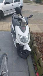 Te Koop: Kymco vp50 … kleur: wit zwart, Fietsen en Brommers, Scooters | Kymco, Ophalen, Gebruikt, Maximaal 45 km/u, People S