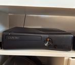 Xbox 360 (Inclusief 2 controllers en 4 games, Ophalen, 4 GB, Met 2 controllers, Gebruikt