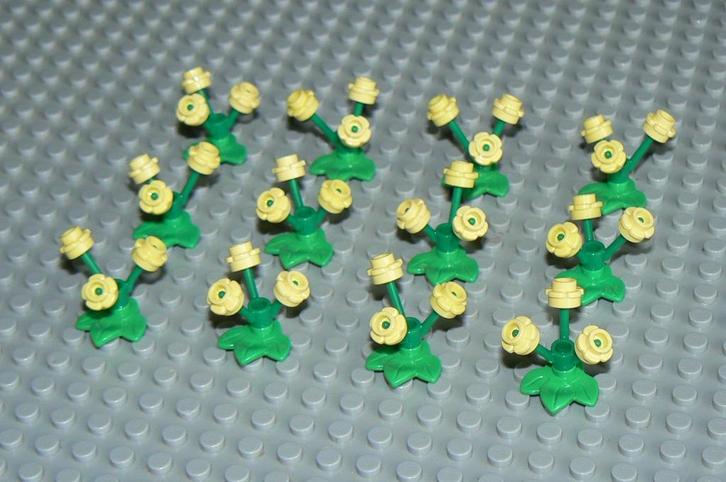L005 12 Bloemen met 36 bright light yellow bloemblaadjes, Kinderen en Baby's, Speelgoed | Duplo en Lego, Nieuw, Lego, Losse stenen