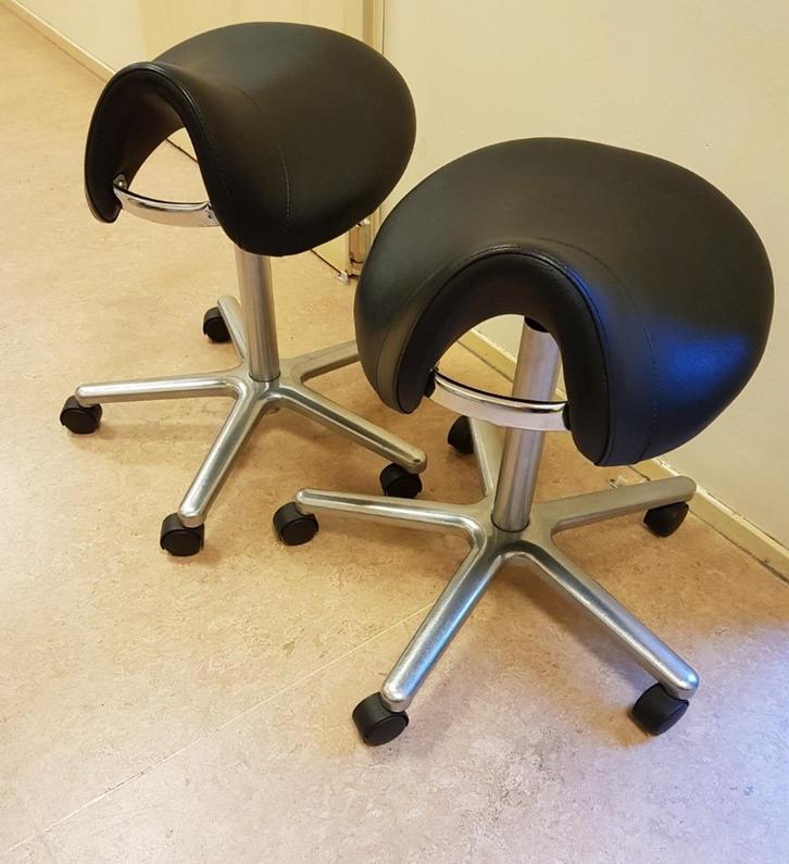 Zadelkrukken 2 stuks, Huis en Inrichting, Bureaustoelen, Gebruikt, Bureaukruk, Zwart, Ergonomisch, Ophalen