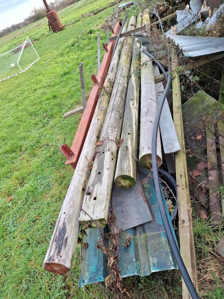 Houten palen te koop, Doe-het-zelf en Verbouw, Hout en Planken, Gebruikt, Balk, Overige houtsoorten, 300 cm of meer, 50 mm of meer