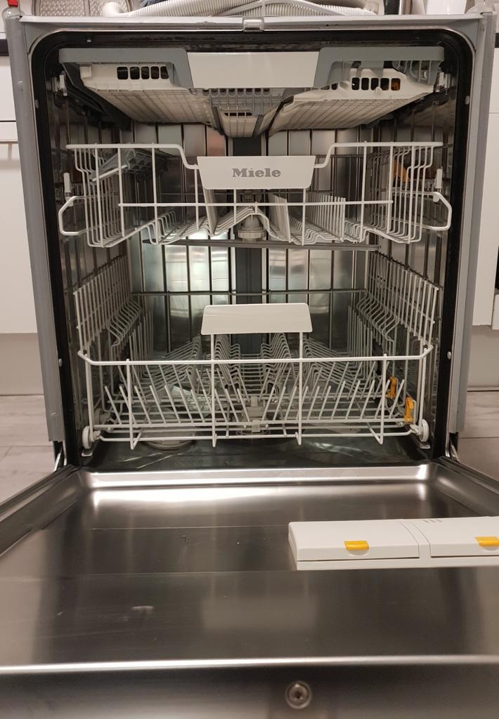 een Luxe Volledig inbouw Miele vaatwasser, Witgoed en Apparatuur, Vaatwasmachines, Zo goed als nieuw, Inbouw, Minder dan 85 cm