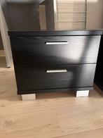 2 Zwarte Nachtkastjes met Lades, Huis en Inrichting, Slaapkamer | Nachtkastjes, Ophalen, Minder dan 45 cm, 55 tot 70 cm, Zo goed als nieuw