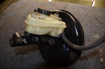 Mercedes W114 W115 W116 W123 hoofdremcinlinder beschikbaar voor biedingen