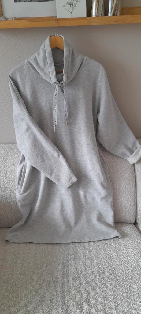 Heerlijke lange sweater trui met kol en steekzakken, maat M, Kleding | Dames, Huispakken, Zo goed als nieuw, Ophalen of Verzenden