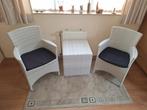 Wicker tuinstoelen met kussen (2) en tafel, Tuin en Terras, Tuinsets en Loungesets, Bijzettafel, Rotan, Zo goed als nieuw, Tuinset