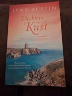 Lynn Austin - Dochters van de kust, Boeken, Romans, Ophalen of Verzenden, Gelezen, Lynn Austin, Europa overig