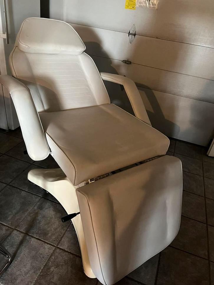 Behandelstoel schoonheidsspecialiste, Sport en Fitness, Massageproducten, Gebruikt, Massagestoel of Kussen, Ophalen