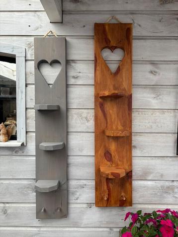 Wanddecoraties beschikbaar voor biedingen
