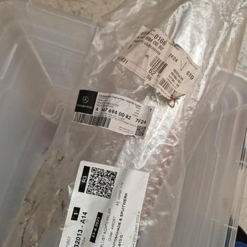 Mercedes V 447 Achterklep chrome bagage klemmen OEM NEW beschikbaar voor biedingen