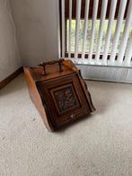 Antieke houten kolenkit - met houtsnijwerk en handgreep, Huis en Inrichting, Woonaccessoires | Kisten, Ophalen, Gebruikt, Minder dan 50 cm