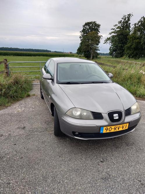Seat Ibiza 1.4 16V 74KW 2005 sport grijs, Auto's, Seat, Particulier, Ibiza, ABS, Airconditioning, Bluetooth, Centrale vergrendeling