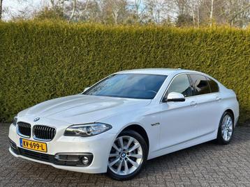 Bmw 5-SERIE 520i sedan High Executive Luxury Line  Navigatie beschikbaar voor biedingen