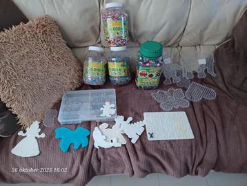 Strijkkralen + ondergrond platen   26€€ beschikbaar voor biedingen