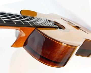 Manuel Contreras klassieke gitaar beschikbaar voor biedingen