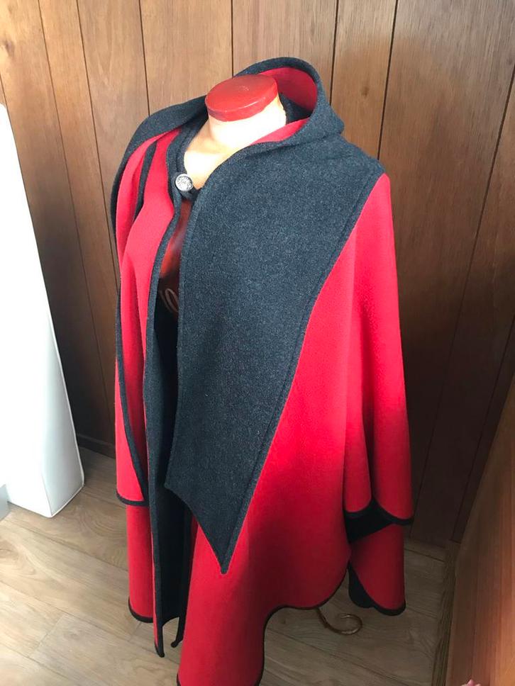 Keerbare wollen mantelcape met sjaal, Kleding | Dames, Jassen | Winter, Zo goed als nieuw, Maat 42/44 (L), Grijs, Ophalen of Verzenden