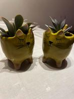 2 schattige Keramieken Katten of poezen plantenbakjes groen, Ophalen of Verzenden, Gebruikt