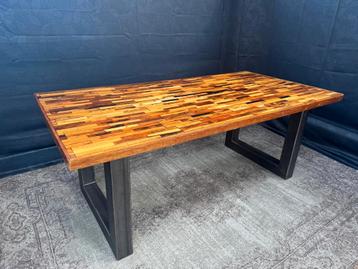 Epoxy tafel beschikbaar voor biedingen