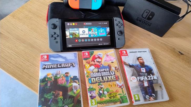 Nintendo Switch + 2 controllers + 3 Games + reiskoffer, Spelcomputers en Games, Games | Nintendo Switch, Zo goed als nieuw, Avontuur en Actie