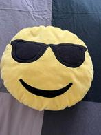 Smiley Kussen met Zonnebril, Ophalen of Verzenden, Nieuw, Geel, Rond