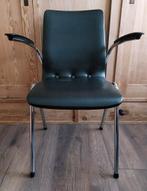Vintage stoel met armleuning, zwart skai, Ophalen, Gebruikt, Zwart, Metaal