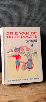Drie van de oude plaats NIENKE VAN HICHTUM., Boeken, Ophalen of Verzenden, Zo goed als nieuw, Nienke van Hichtum, Fictie