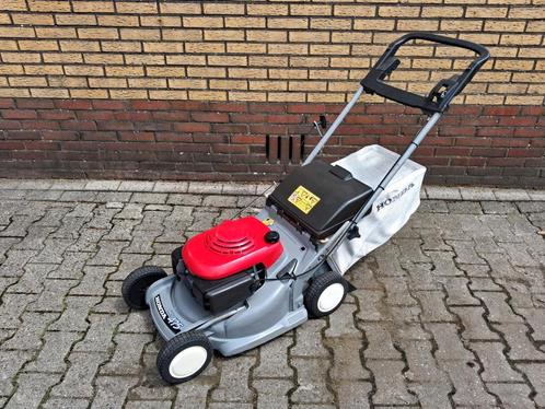 Honda grasmaaier in nette staat – met opvangzak, Tuin en Terras, Grasmaaiers, Gebruikt, Benzine-grasmaaier, Cirkelmaaier, Opvangzak
