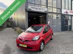 Toyota Aygo 1.0-12V 5 Deuren! APK! NAP Logisch!, Auto's, Voorwielaandrijving, Stof, Gebruikt, Zwart