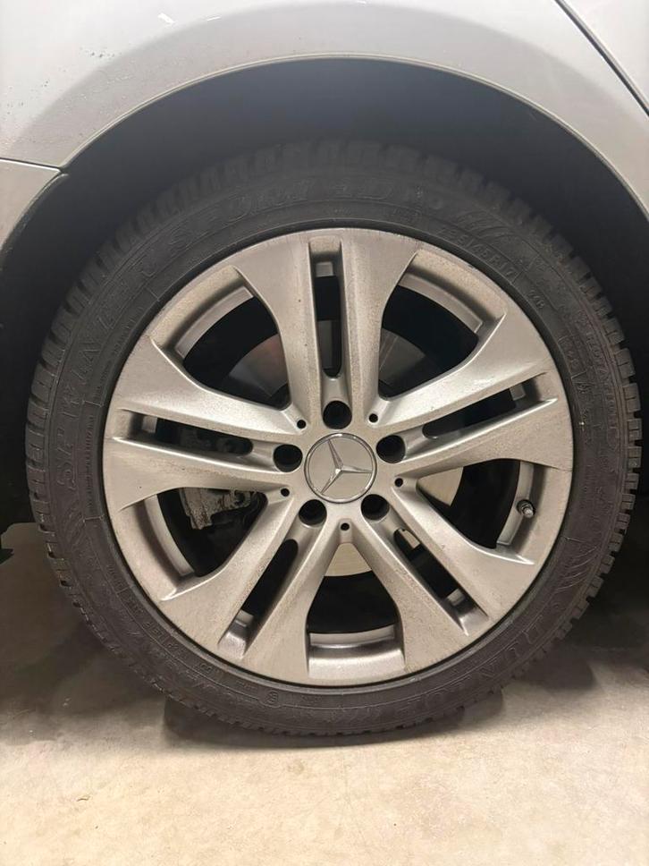 Mercedes velgen 17 inch met winterbanden, Auto-onderdelen, Banden en Velgen, Velg(en), Winterbanden, 17 inch, 235 mm, Personenwagen
