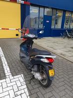 Piaggio new fly 2012 4t, Fietsen en Brommers, Scooters | Piaggio, Ophalen, Maximaal 45 km/u, Zo goed als nieuw, Fly