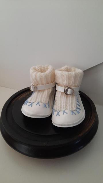 Mooie schoentjes voor Wildebras Baby pop beschikbaar voor biedingen
