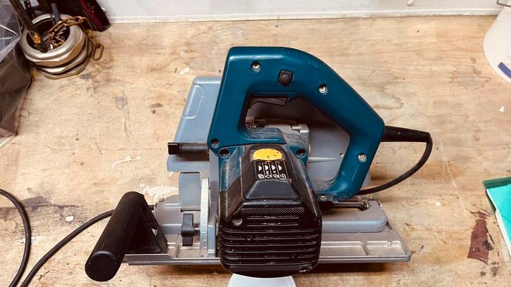 Bosch GKS 66 CE Cirkelzaag - Krachtig en Precisie!, Doe-het-zelf en Verbouw, Gereedschap | Zaagmachines, Gebruikt, Cirkelzaag