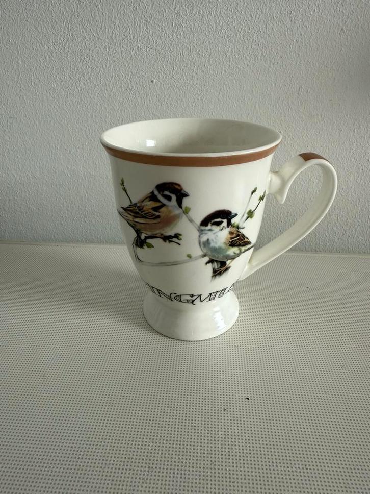 Beker/Mok op voet Hollandse vogels “Ringmus” van Elles 11cm, Huis en Inrichting, Keuken | Servies, Zo goed als nieuw, Kop(pen) en/of Schotel(s)