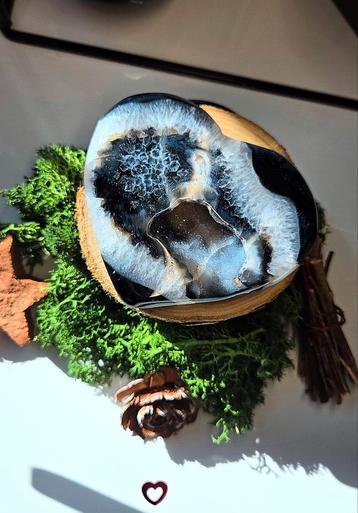 Zwarte Onyx Edelsteen | Hartvorm | Met Kristalisatie | 115 g beschikbaar voor biedingen
