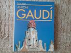Gaudí - al zijn bouwwerken / R Zerbst (2002; Barcelona), Boeken, Ophalen of Verzenden, Zo goed als nieuw, Architecten