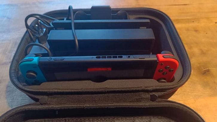 nintendo switch, Spelcomputers en Games, Spelcomputers | Nintendo Switch, Zo goed als nieuw, Switch 2019 Upgrade, Met 2 controllers