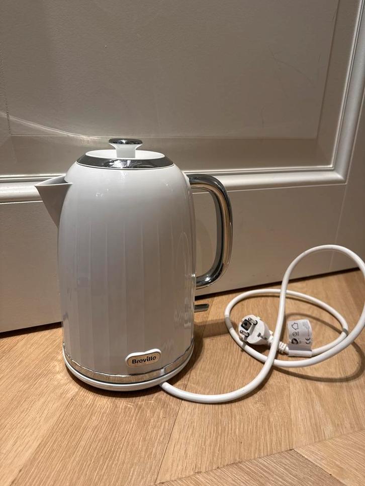 Breville Waterkoker - Ontkalkt & Goede Staat, Witgoed en Apparatuur, Waterkokers, Gebruikt, 1 tot 2 liter, Ophalen
