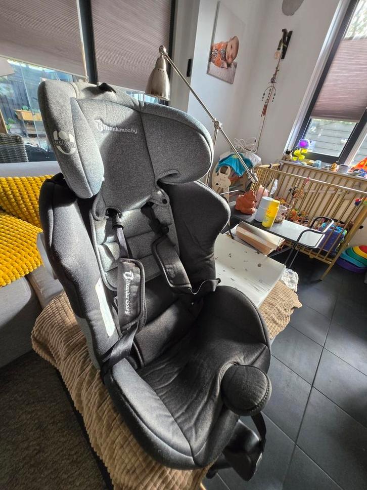 Draaibare Titaniumbaby autostoel, Kinderen en Baby's, Autostoeltjes, Gebruikt, Overige merken, Isofix, Verstelbare rugleuning