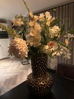 Hoge Dot Vaas met Zijde Bloemen, Huis en Inrichting, Woonaccessoires | Vazen, Ophalen, Steen, Wit, Nieuw