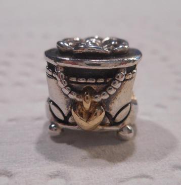 Pandora Zilveren bedel Juwelendoosje met Gouden hart nr.109  beschikbaar voor biedingen