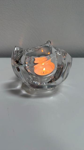 Schitterende kristallen waxinelichthouder beschikbaar voor biedingen