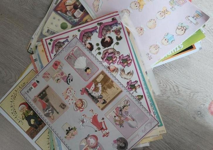 Scrapbook Materialen - 300+ Items!, Hobby en Vrije tijd, Scrapbooking, Zo goed als nieuw, Papier of Karton, Overige merken, Ophalen of Verzenden