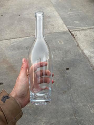 Glazen flessen glaswerk fles 700 ml hervullen beschikbaar voor biedingen