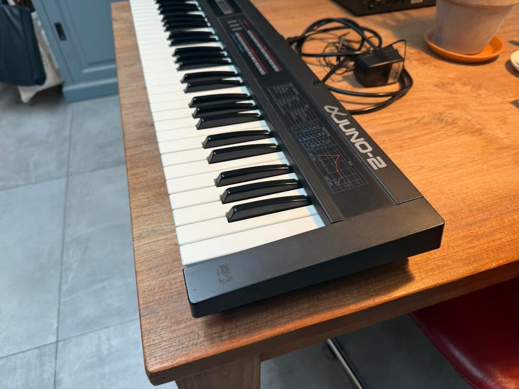 Roland Juno Alpha 2 inclusief zeldzame PG-300 controller., Muziek en Instrumenten, Synthesizers, Ophalen, Roland, Met midi-aansluiting
