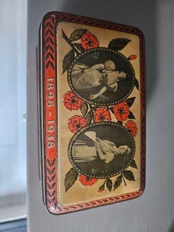 Vintage blik 1898-1938 beschikbaar voor biedingen