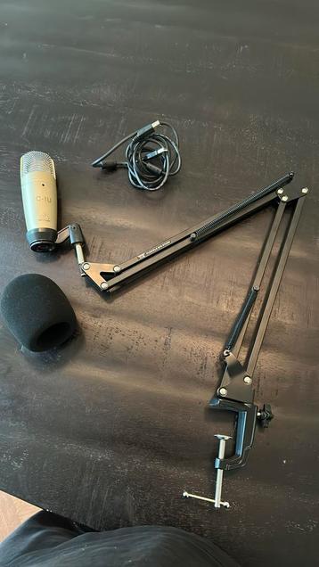 Condensator microfoon met standaard beschikbaar voor biedingen